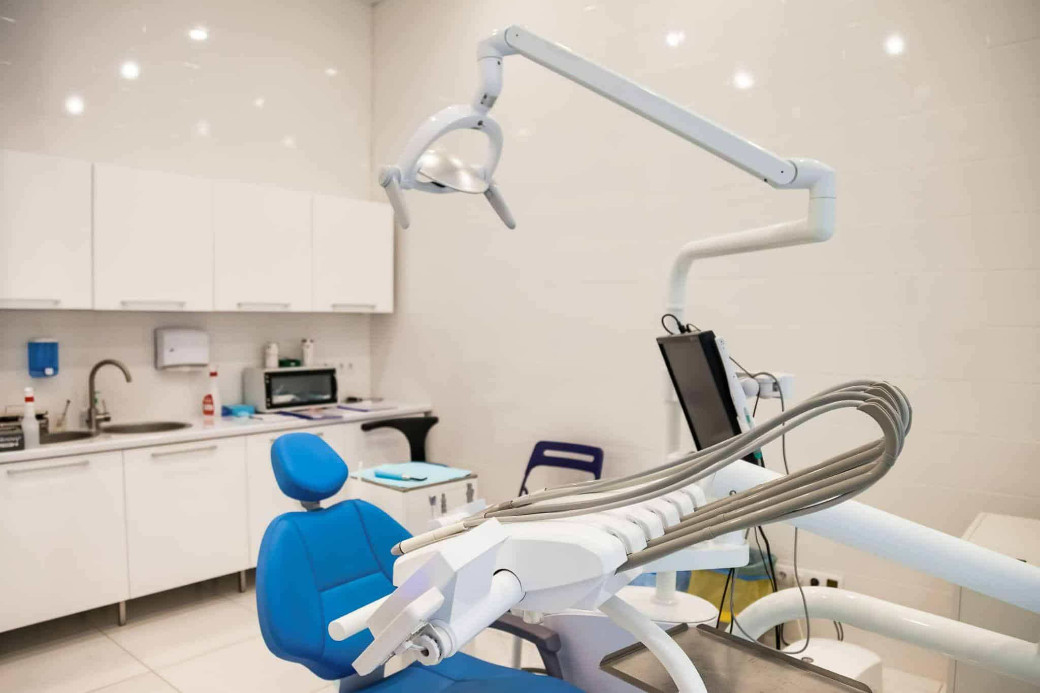 Absolute Dental // 8430 Farm Road, Las Vegas, NV 89131